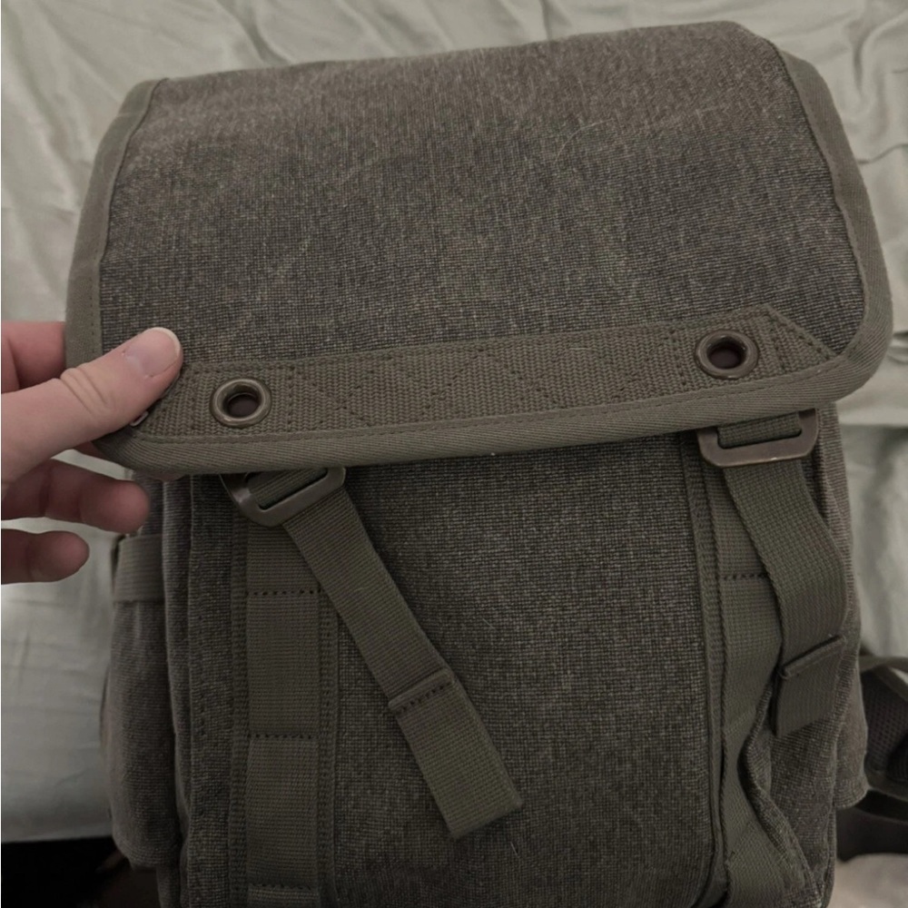 Think Tank Photo Retrospective
Backpack - Green / Gray